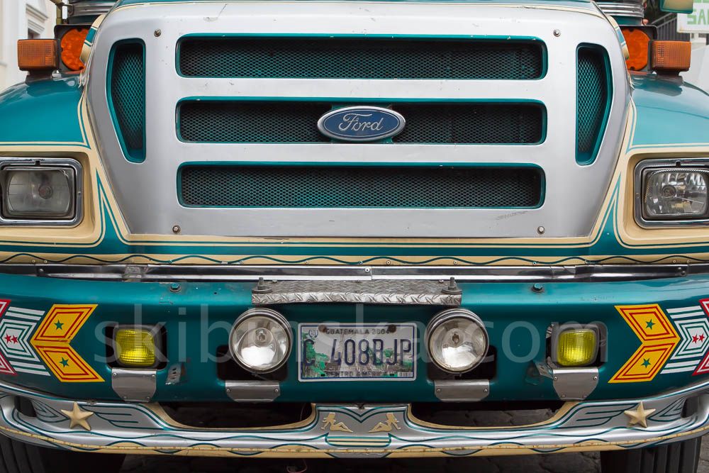 Latin America: Chicken bus frenzy